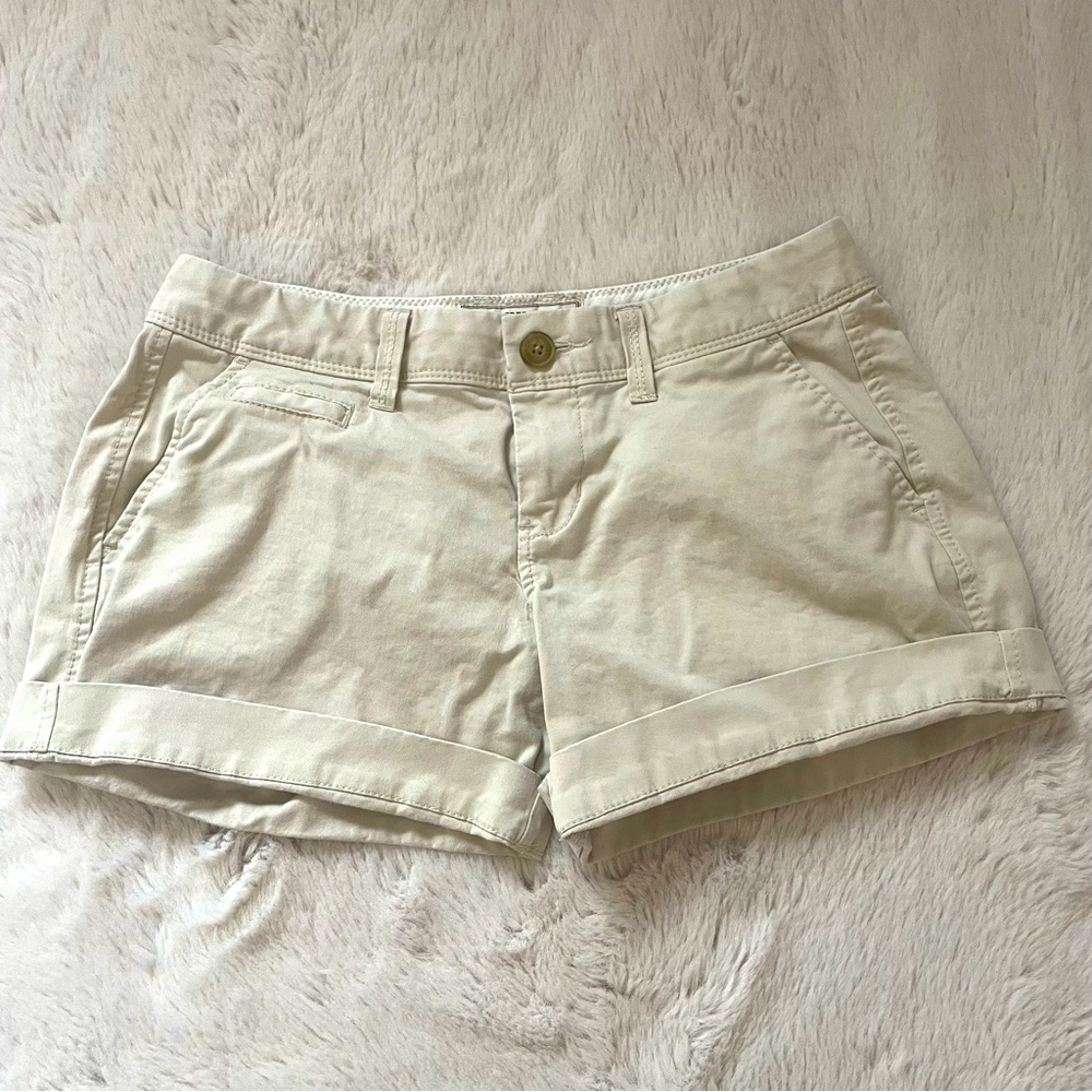 Old Navy Women's Perfect 5” Favorite Khaki Shorts